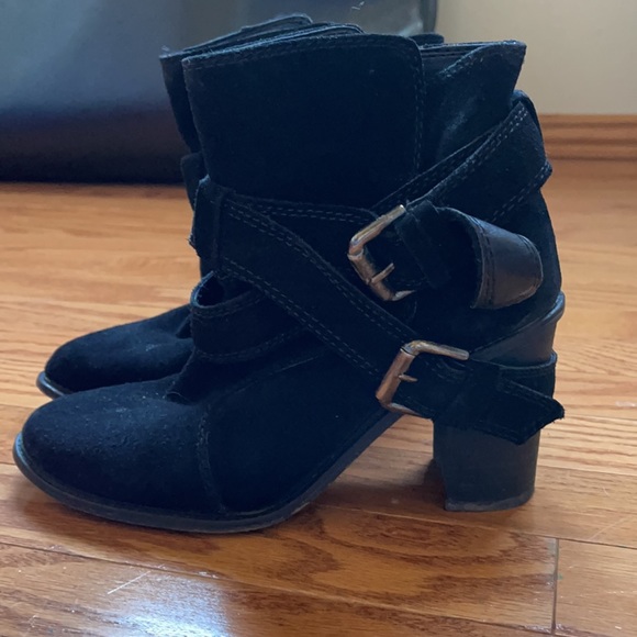Black slouchy Zara suede ankle boots - Picture 3 of 5